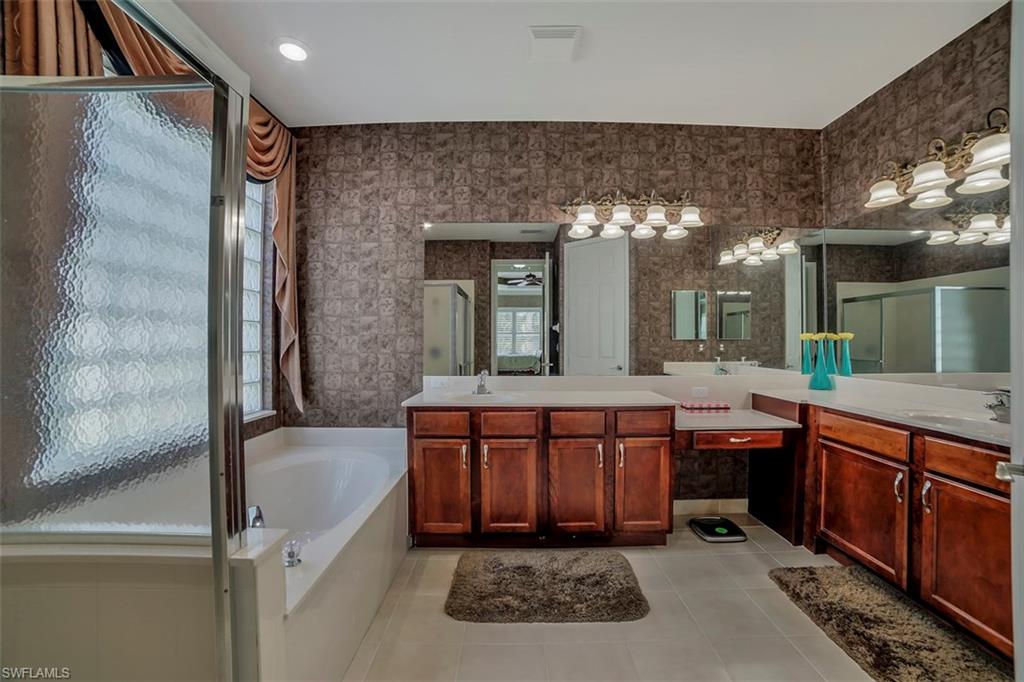 SATURNIA LAKES - Residential