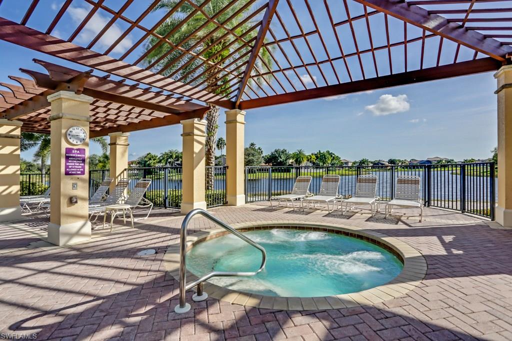 SATURNIA LAKES - Residential