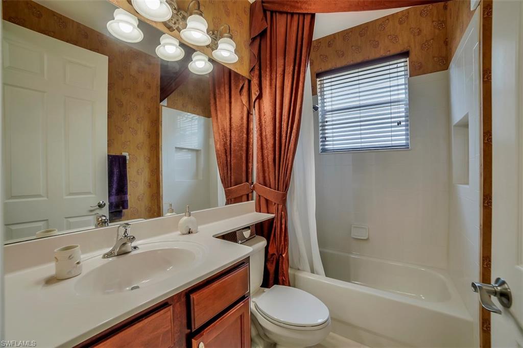 SATURNIA LAKES - Residential