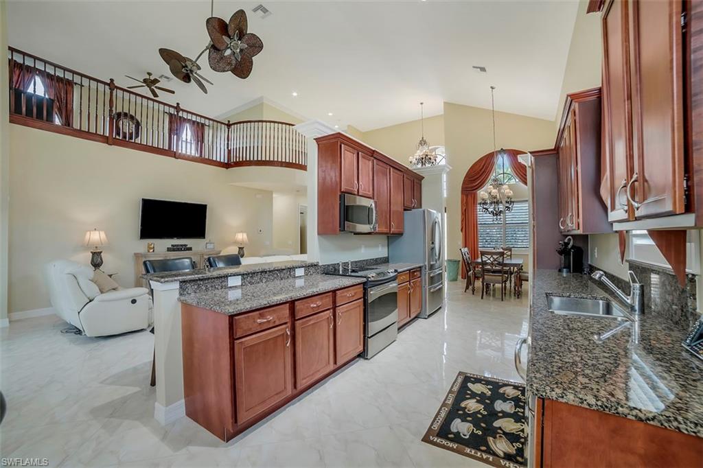 SATURNIA LAKES - Residential