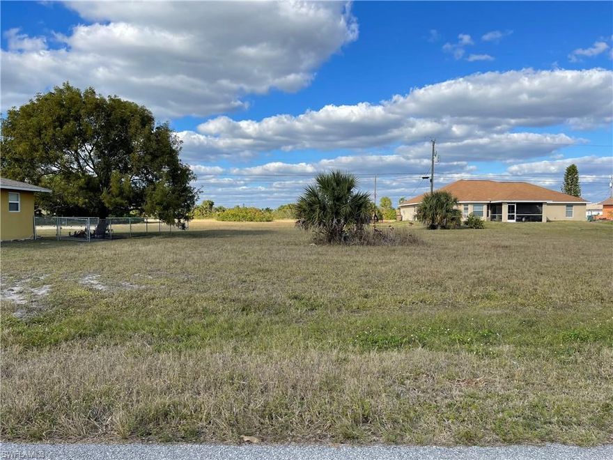 Nice BUILDABLE vacant lot ready for your DREAMED HOME!!! Make this lot yours today and start planning to build your new home!!! Location Location Location ... located near school, restaurants, hospital, grocery, hardware, etc.