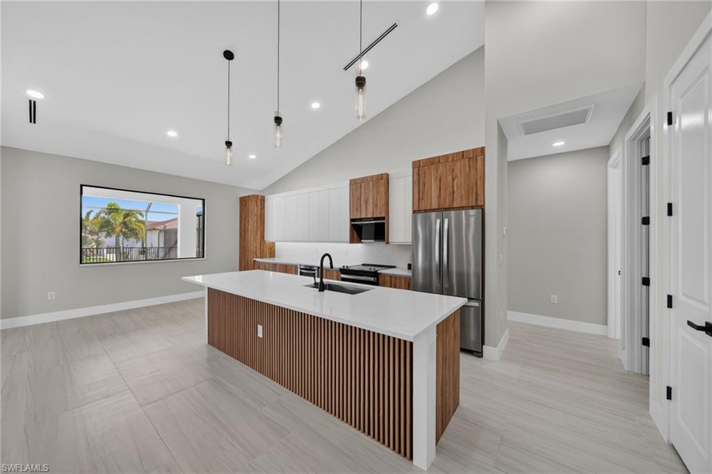 CAPE CORAL - Residential