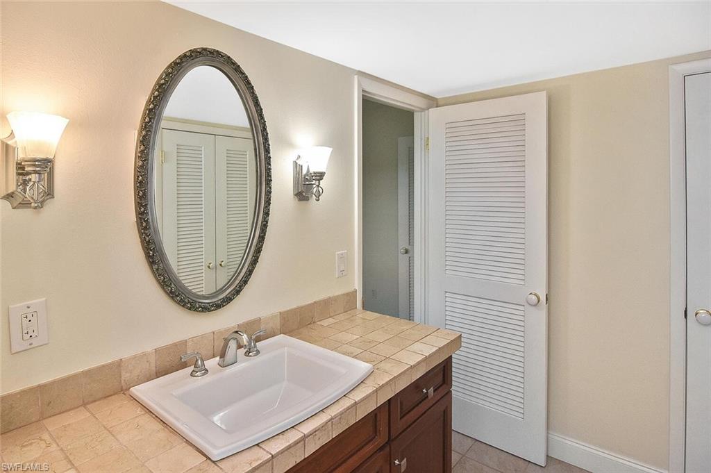 STRATFORD PLACE CONDO - Residential