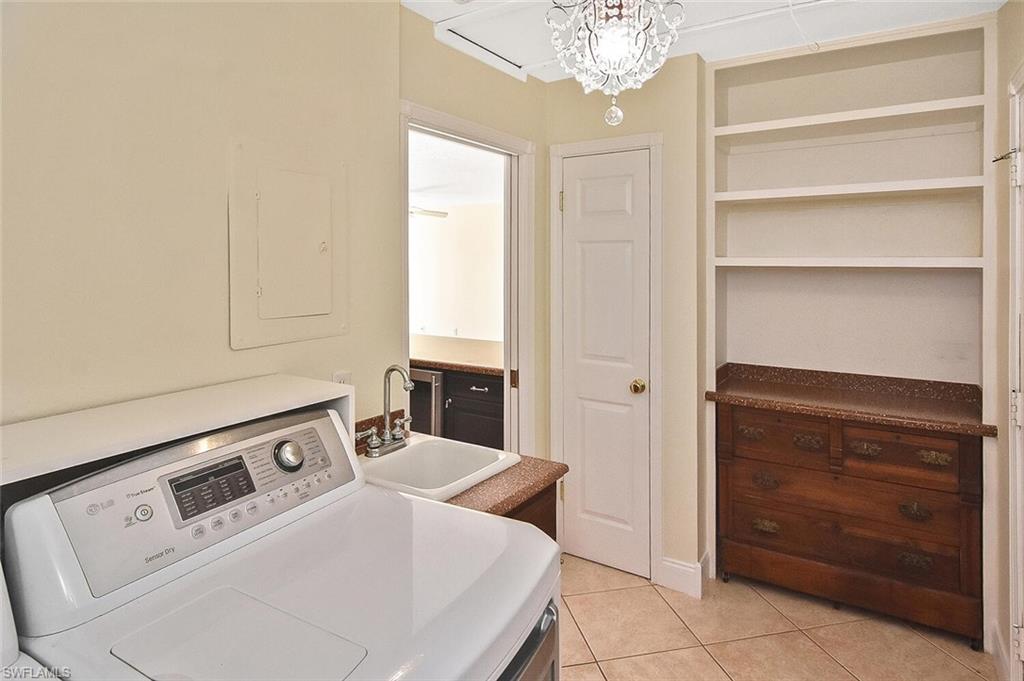 STRATFORD PLACE CONDO - Residential