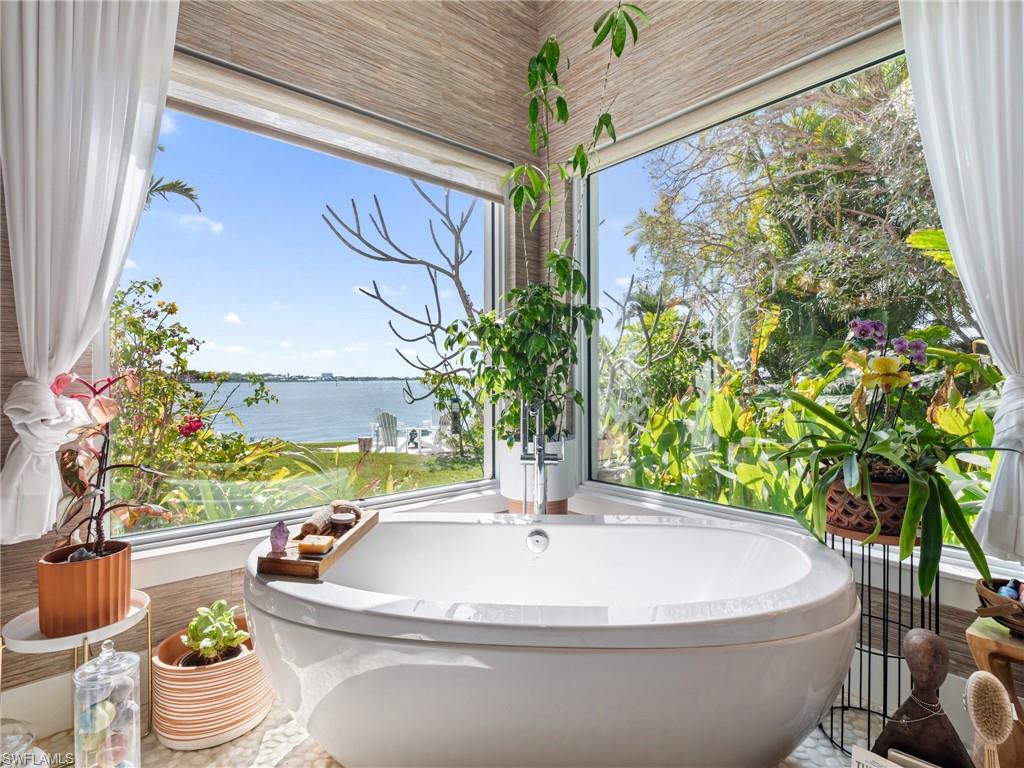 WHISKEY CREEK - Residential