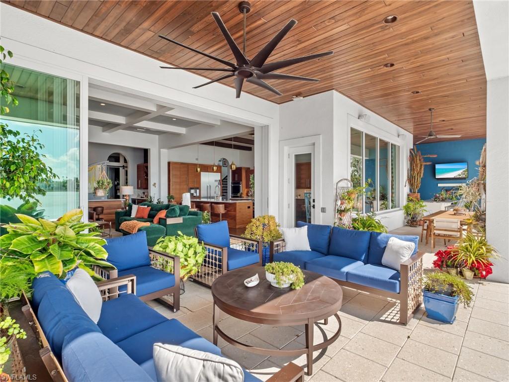 WHISKEY CREEK - Residential