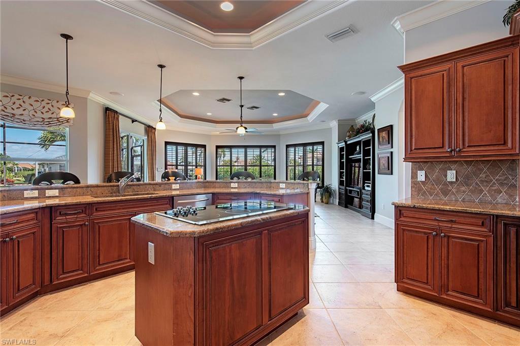 MARCO BEACH - Residential