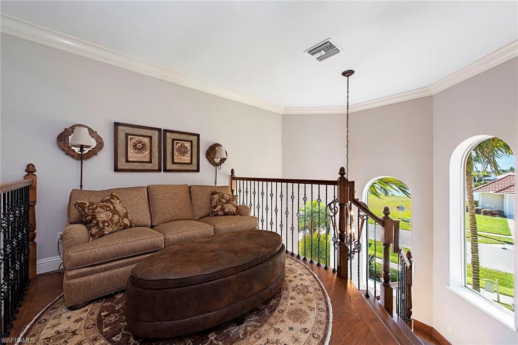 MARCO BEACH - Residential