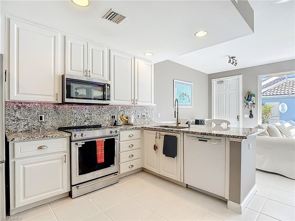 ISLAND WALK - Residential