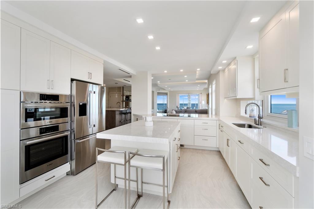 BAREFOOT BEACH CLUB - Residential