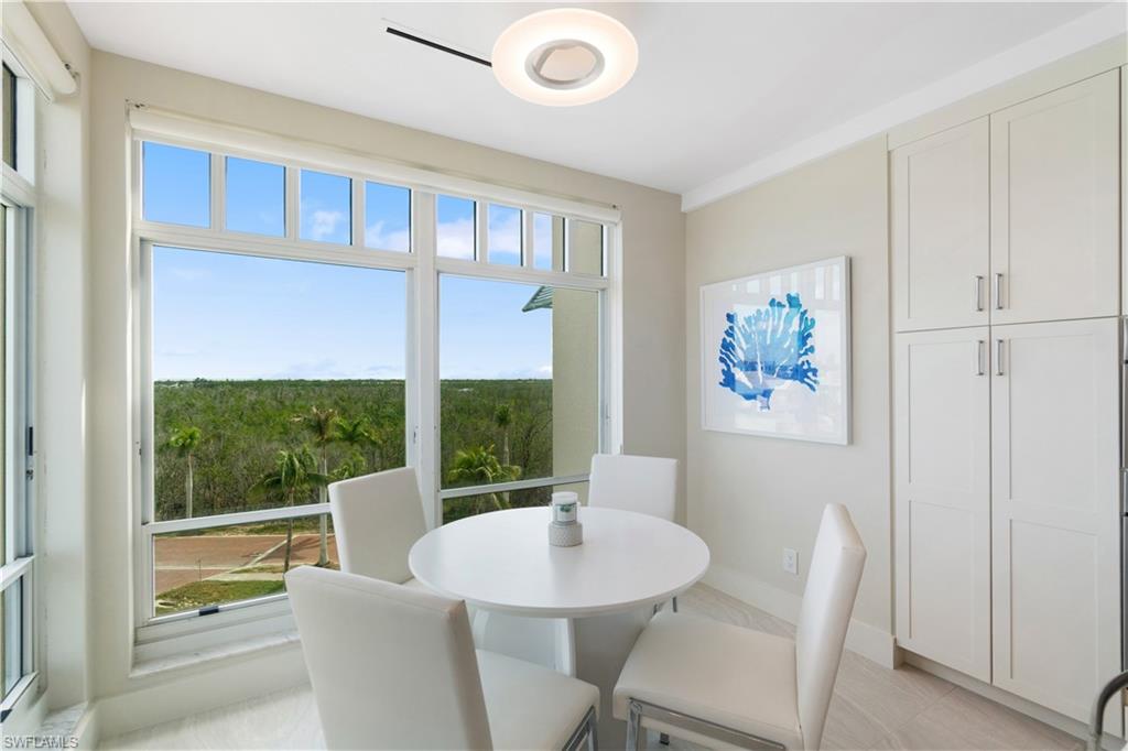 BAREFOOT BEACH CLUB - Residential