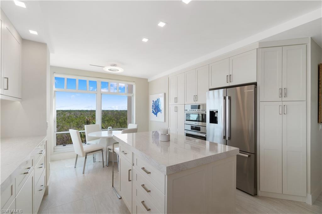 BAREFOOT BEACH CLUB - Residential