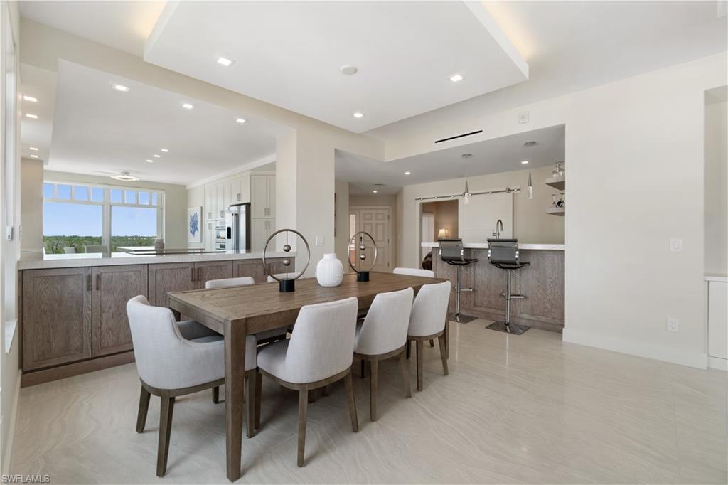 BAREFOOT BEACH CLUB - Residential