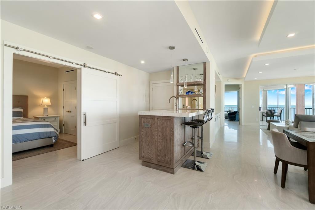 BAREFOOT BEACH CLUB - Residential