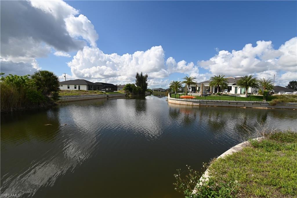 CAPE CORAL - Land