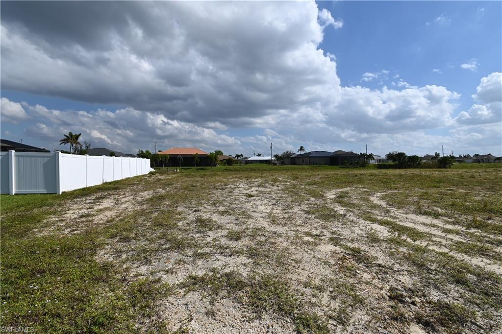 CAPE CORAL - Land