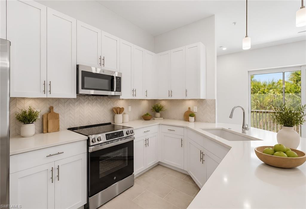 286 Indies DR E 201