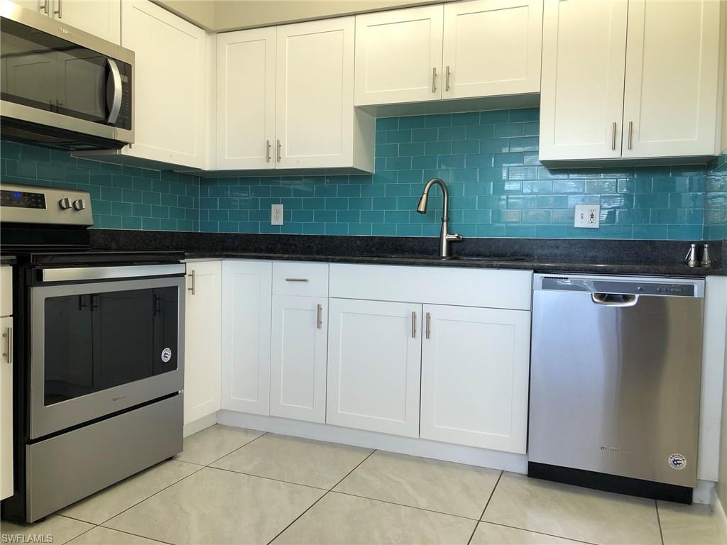 LOCHMOOR VILLAS - Residential Lease