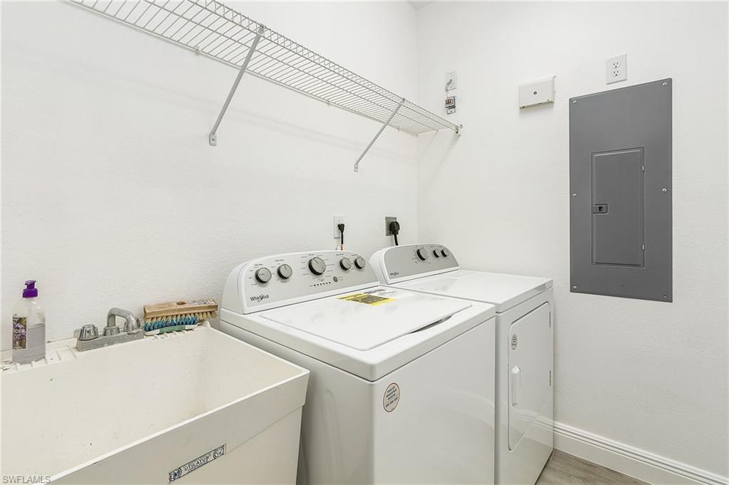 LIGHTHOUSE BAY - Residential