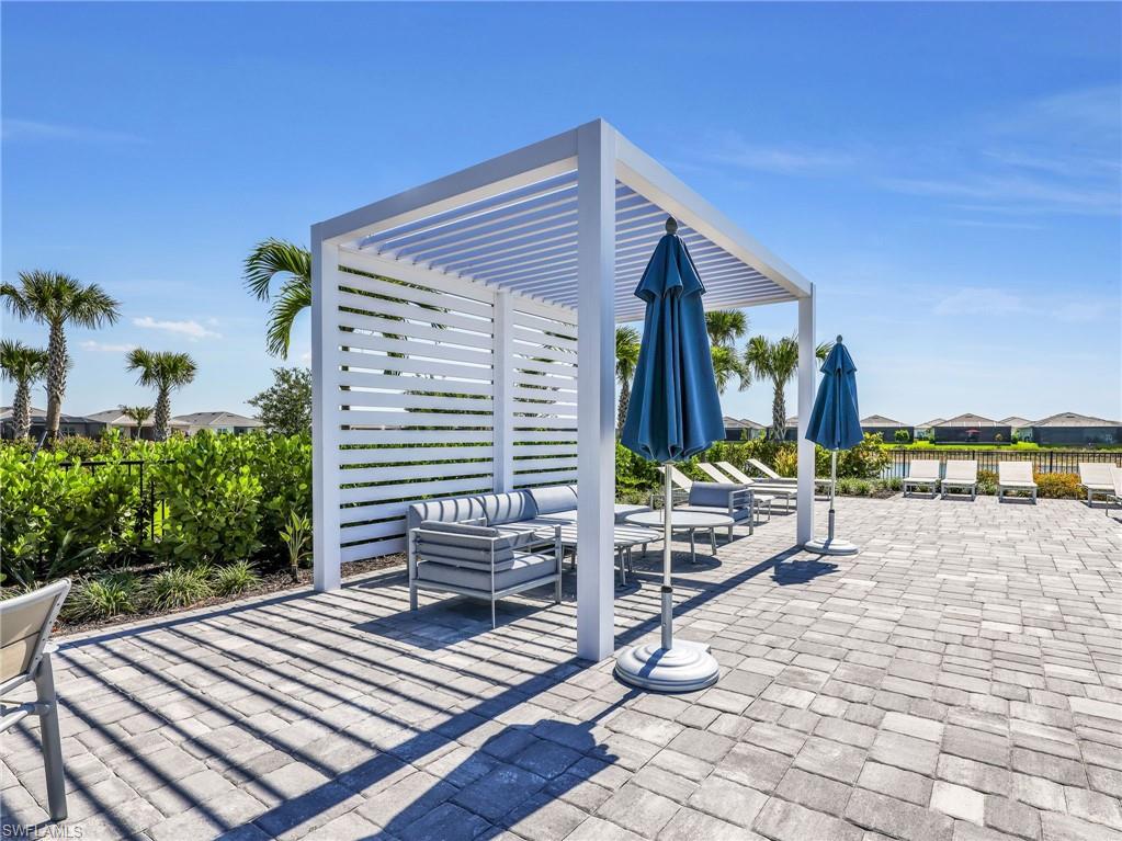 SEVEN SHORES - Residential
