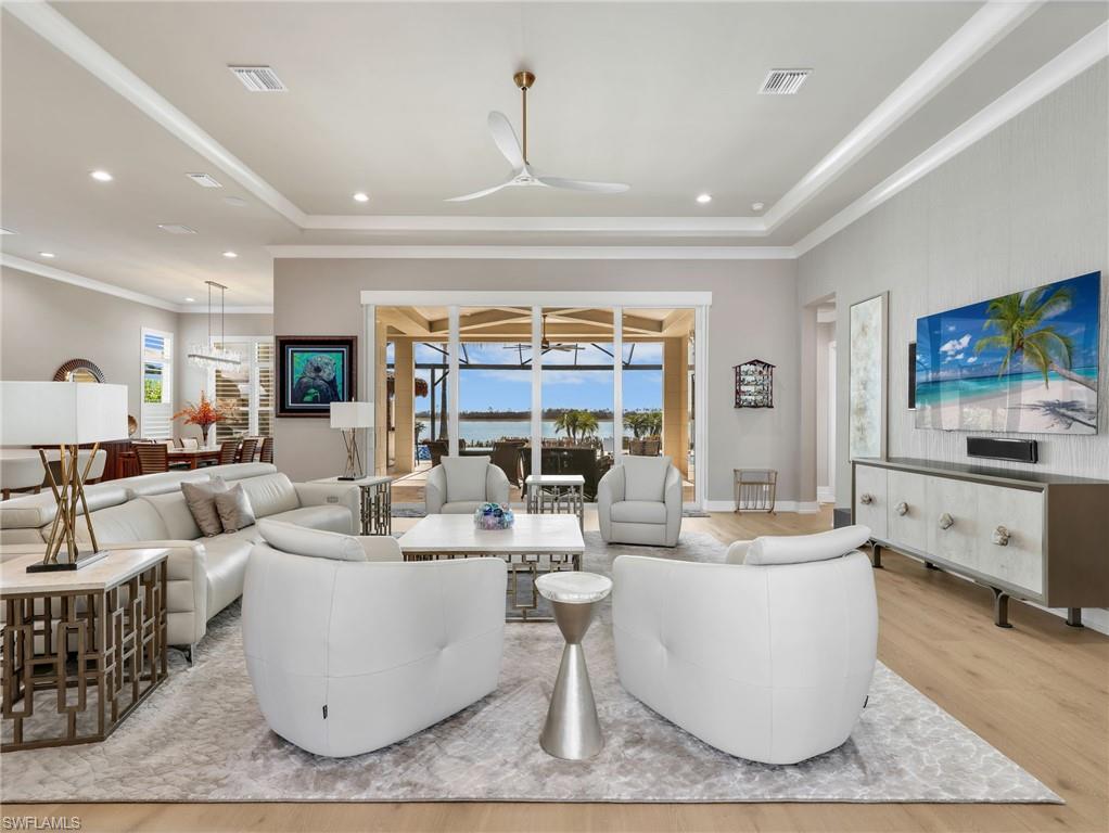 SEVEN SHORES - Residential