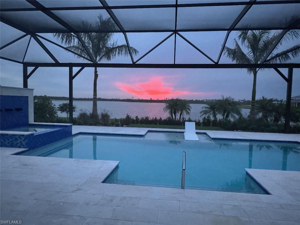 SEVEN SHORES - Residential