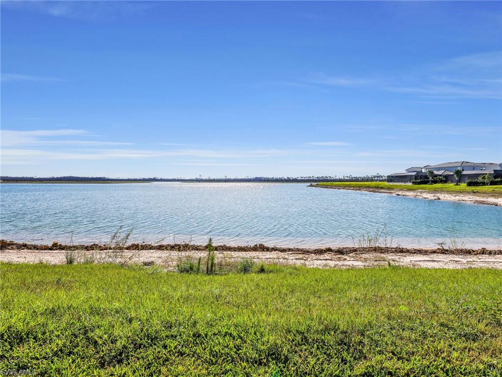 SEVEN SHORES - Residential