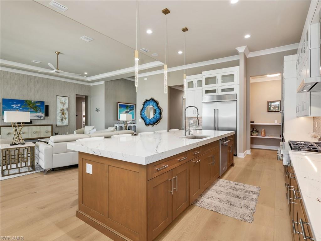 SEVEN SHORES - Residential