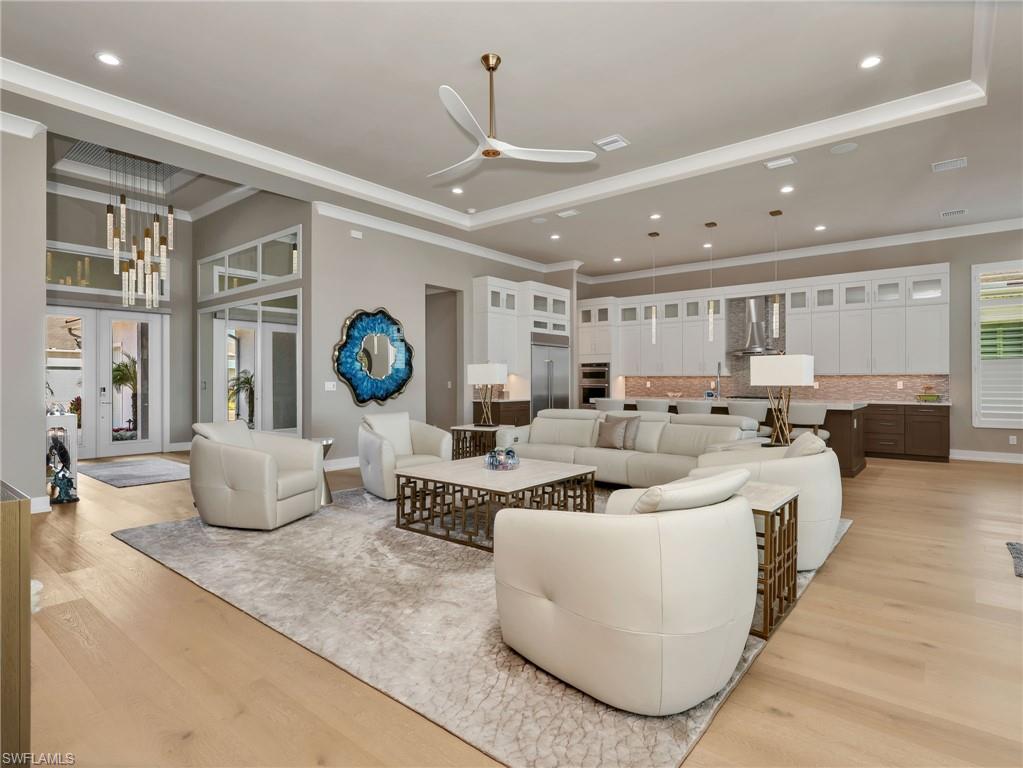 SEVEN SHORES - Residential