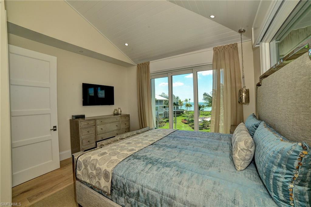 BAREFOOT BEACH - Residential