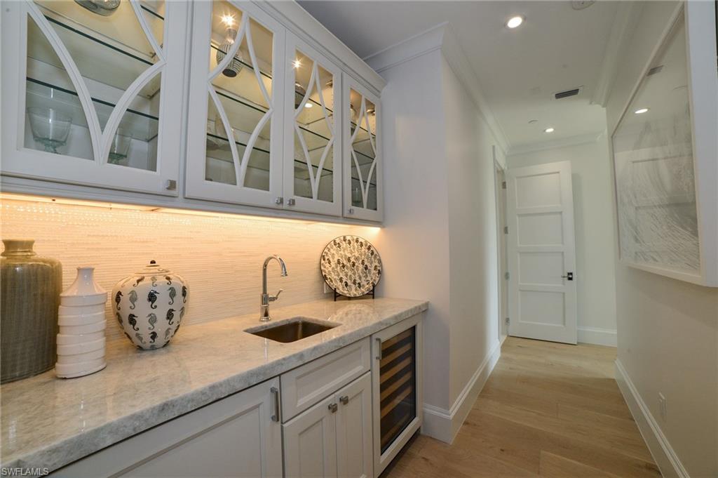 BAREFOOT BEACH - Residential