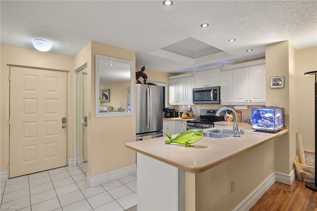 PARKWAY CONDO - Residential