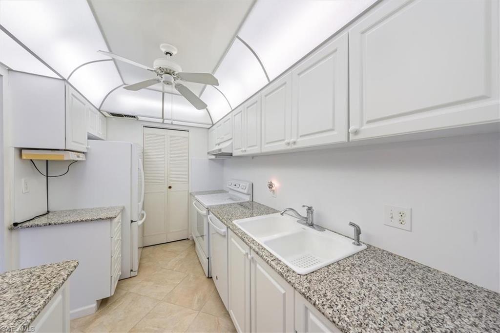 HIDDEN LAKE VILLAS - Residential Lease