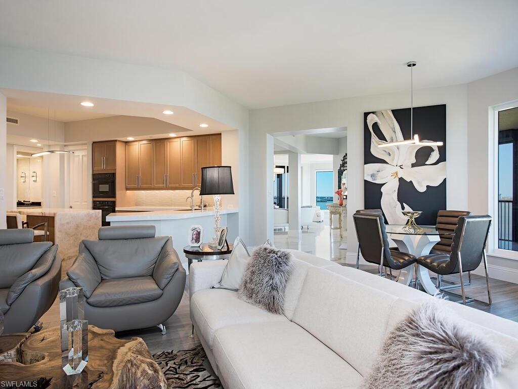 LA SCALA AT THE COLONY - Residential