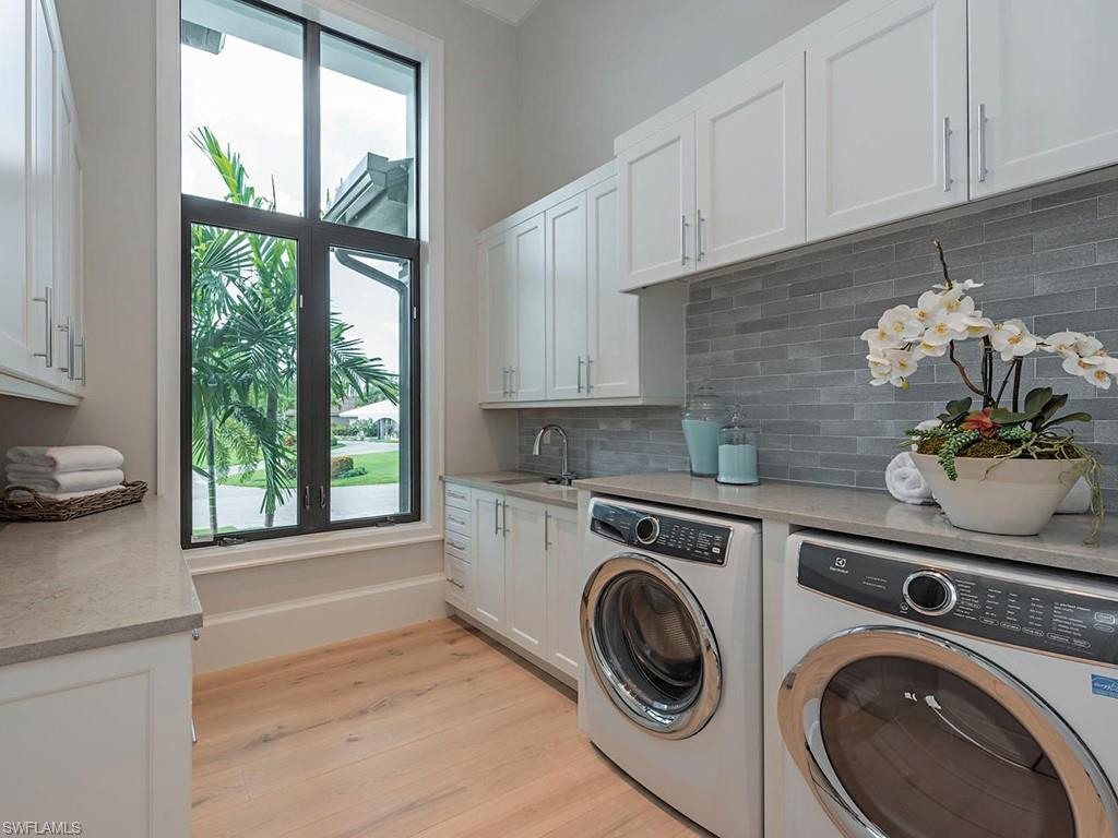 PARK SHORE - Residential