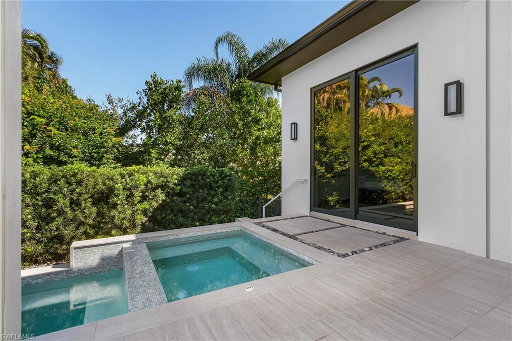 PARK SHORE - Residential