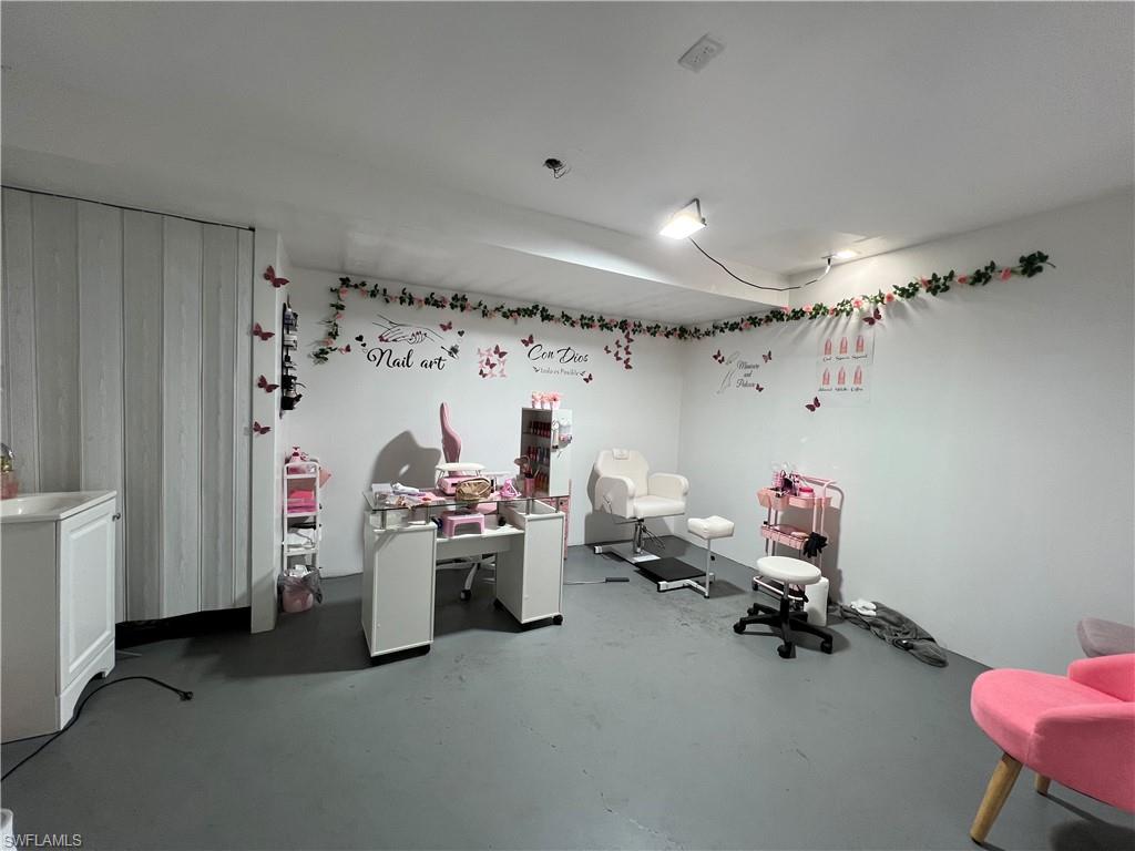 GOLDEN GATE ESTATES - Residential Lease