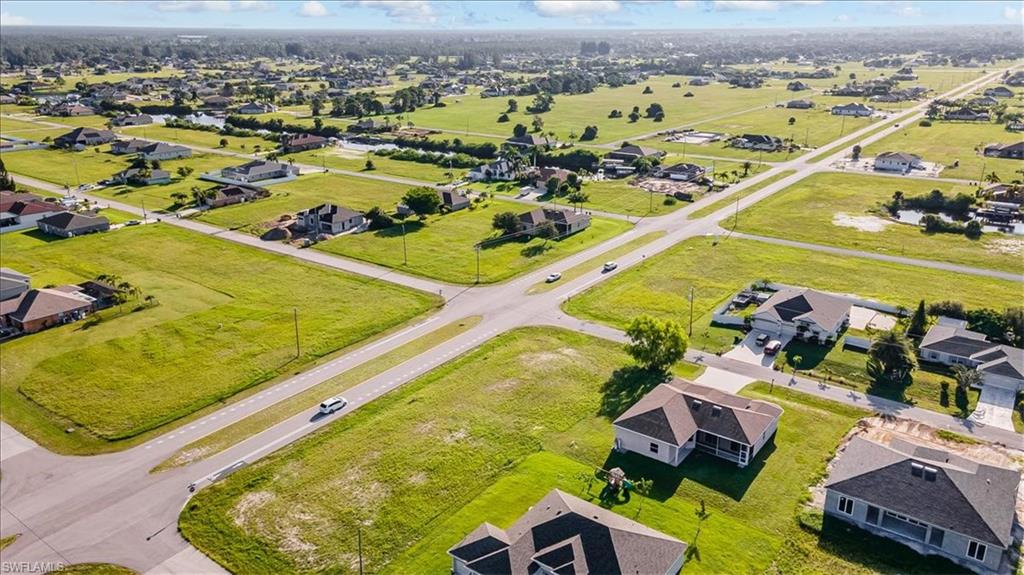 CAPE CORAL - Land