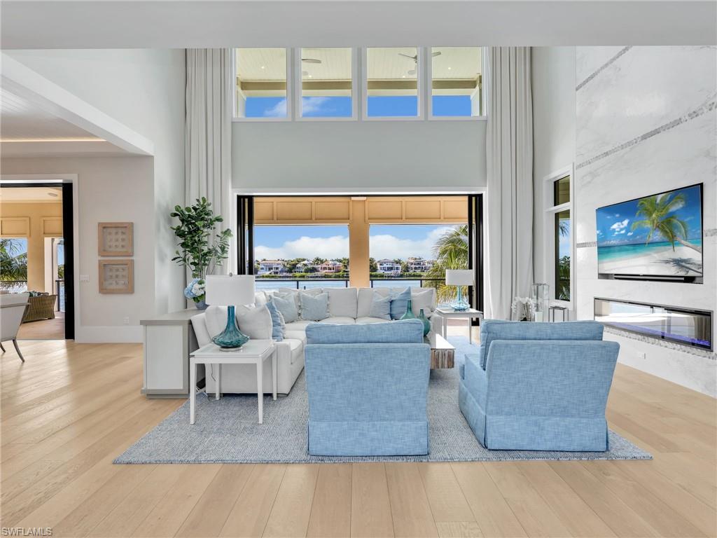 LITTLE HICKORY SHORES - Residential