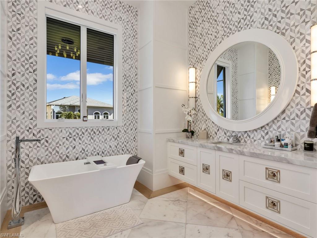 LITTLE HICKORY SHORES - Residential