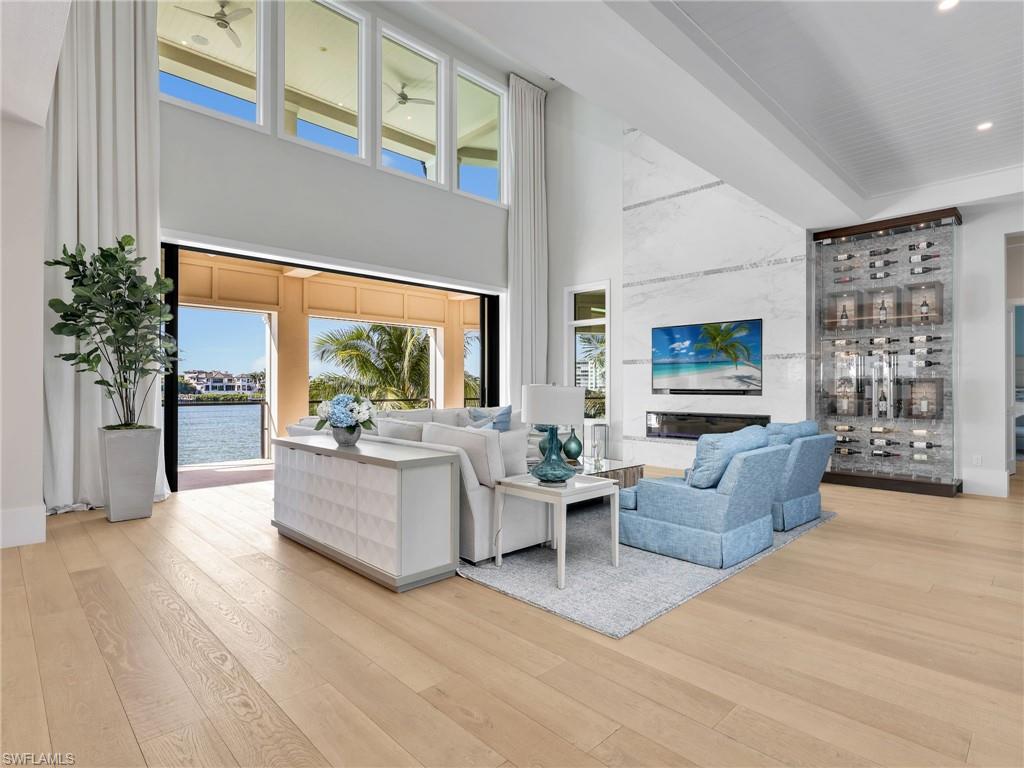 LITTLE HICKORY SHORES - Residential