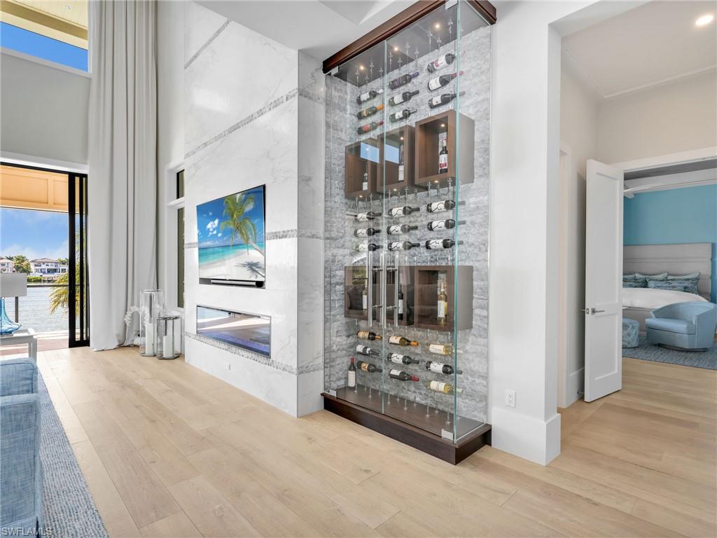 LITTLE HICKORY SHORES - Residential