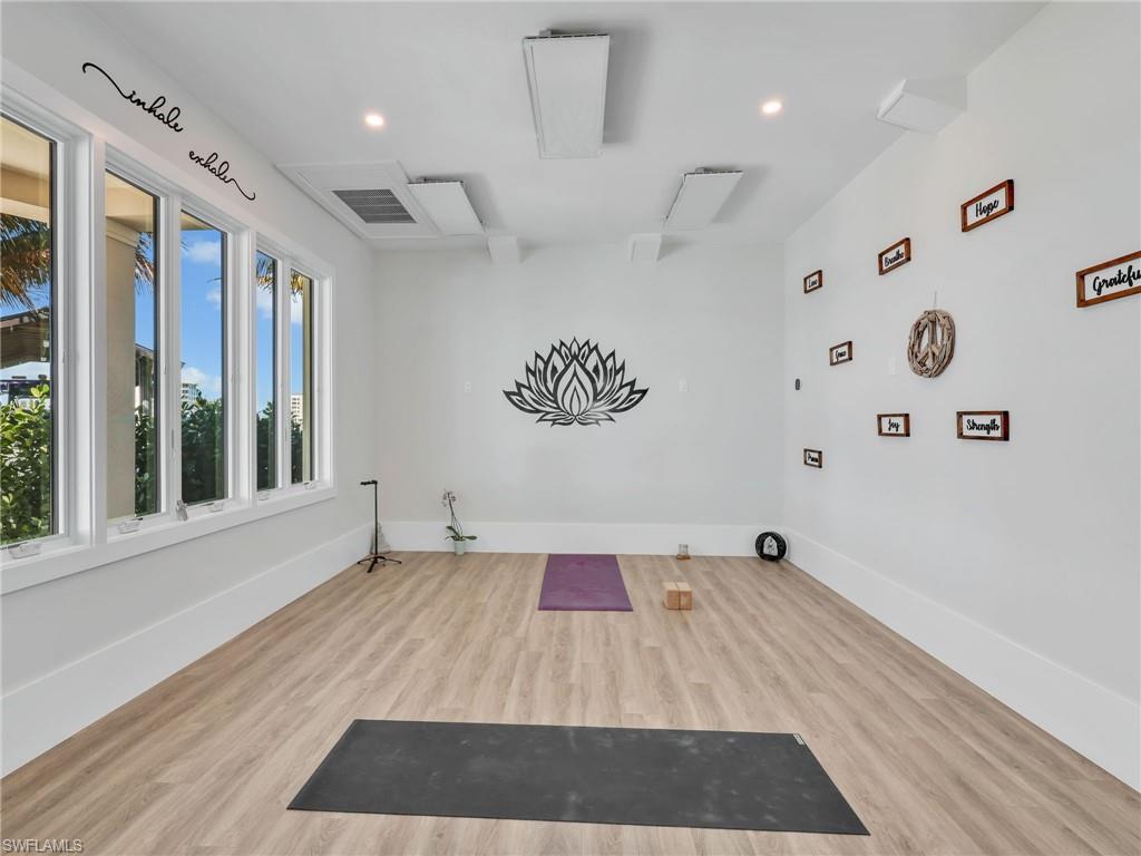 LITTLE HICKORY SHORES - Residential