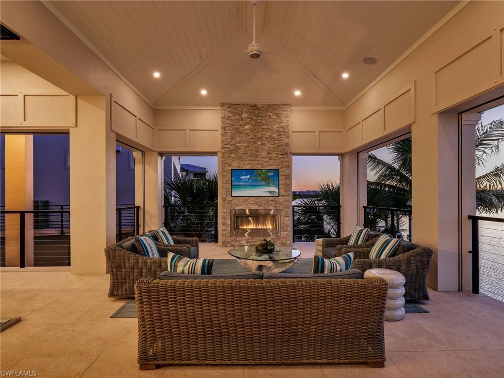 LITTLE HICKORY SHORES - Residential