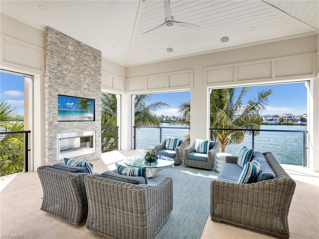 LITTLE HICKORY SHORES - Residential