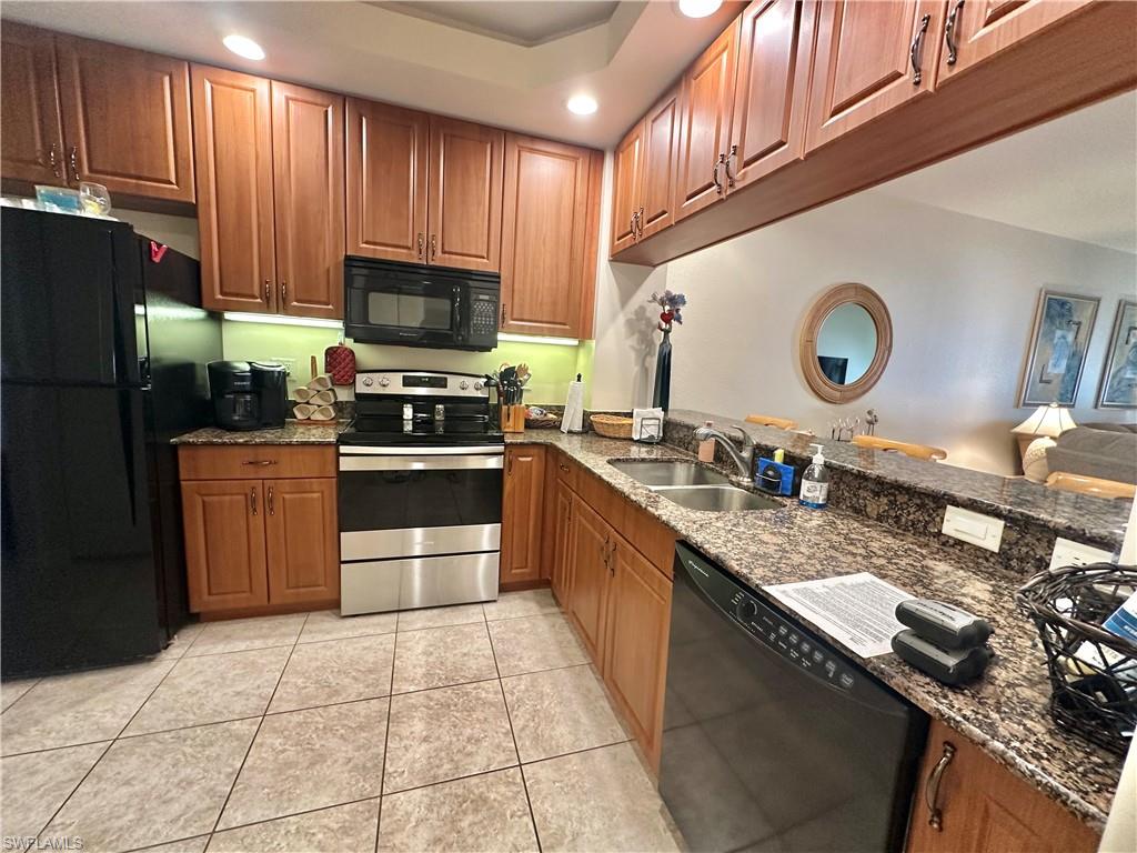 VAN LOON COMMONS - Residential Lease