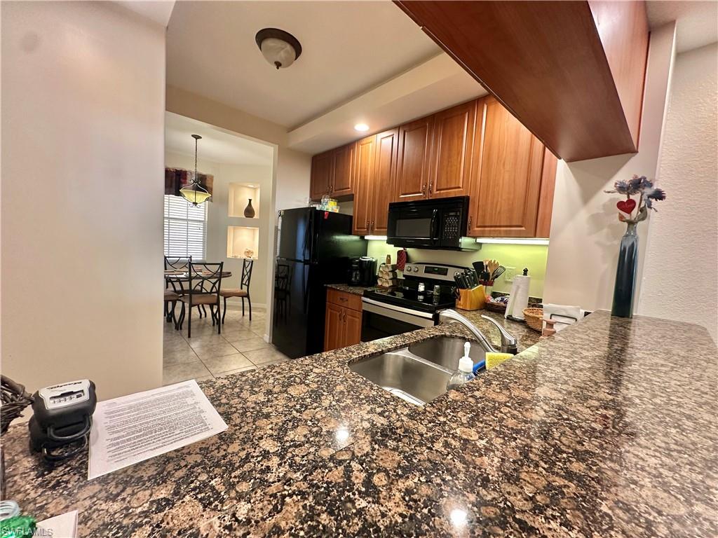 VAN LOON COMMONS - Residential Lease