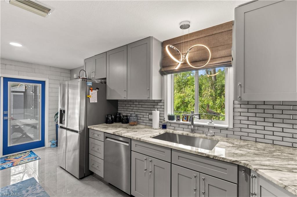 GULF COVE - Residential