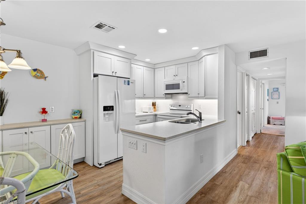 SANIBEL MOORINGS CONDO - Residential