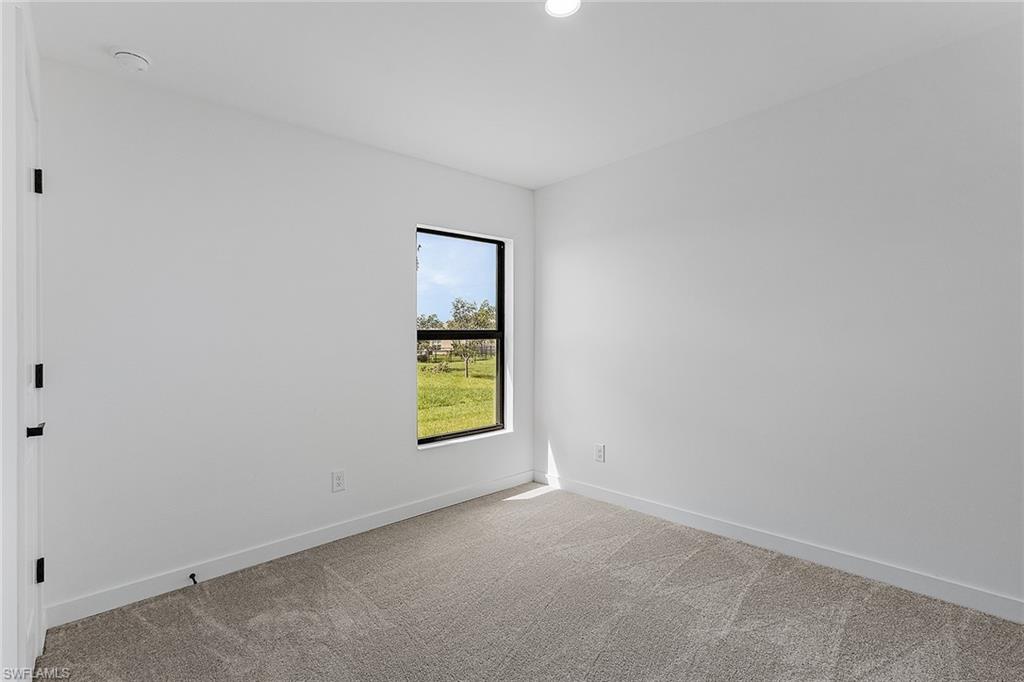 MIRROR LAKES - Residential